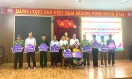 Đảng ủy Khối các cơ quan T.Ư trao 10 căn nhà tình nghĩa cho gia đình chính sách