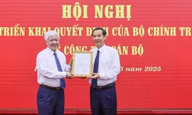 Triển khai quyết định của Bộ Chính trị về công tác cán bộ