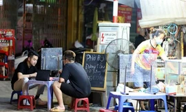 Hà Nội: Dịch vụ nào thiết yếu, an toàn sẽ mở trước