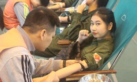 Sinh viên ĐH Hải Phòng hiến máu sáng 23/1