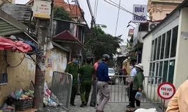 Chiều nay, 2/5, khu vực cách ly tạm thời được giải tỏa vì trường hợp nghi mắc đã âm tính với SARS-CoV-2