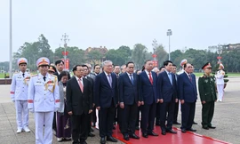 Lãnh đạo Đảng, Nhà nước viếng Chủ tịch Hồ Chí Minh và các Anh hùng liệt sĩ