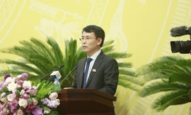 Giám đốc Sở TN&MT Nguyễn Trọng Đông trả lời chất vấn 