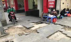 Hà Nội: Cử tri kiến nghị xử lý trách nhiệm sai phạm khi lát đá vỉa hè