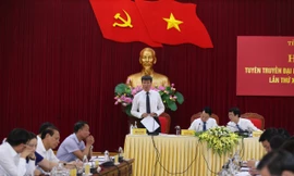 Trưởng ban Tổ chức Tỉnh uỷ Yên Bái Trần Huy Tuấn trả lời phóng viên báo chí. Ảnh: Như Ý