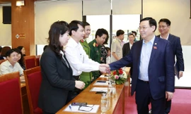 Bí thư Thành ủy Hà Nội Vương Đình Huệ phát biểu tại hội nghị tiếp xúc cử tri