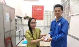 Hành động đẹp của người đàn ông câm, điếc ở Cà Mau