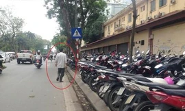 Hà Nội: Yêu cầu xoá 10 điểm trông xe trái phép trên phố Hai Bà Trưng