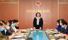Phó Bí thư Thường trực Thành ủy Hà Nội Nguyễn Thị Tuyến chỉ đạo công tác phòng, chống dịch COVID-19 trên địa bàn quận Cầu Giấy