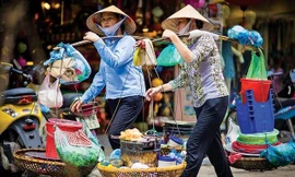 Hà Nội: Lắp máy bán hàng tự động có trái cây tươi để thay thế hàng rong hè phố