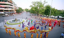 15 quận, huyện Hà Nội múa rồng quanh hồ Hoàn Kiếm