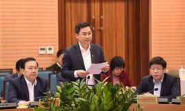 Phó Chủ tịch UBND thành phố Hà Nội Hà Minh Hải báo cáo tại hội nghị