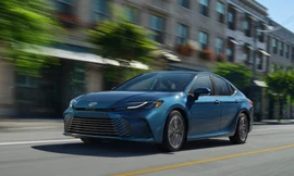 Toyota 'phủ xanh' thêm hai dòng xe ăn khách