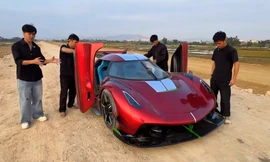 Siêu xe Koenigsegg Jesko nhái của nhóm thợ trẻ