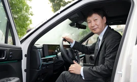 HLV trưởng ĐT Việt Nam được tặng SUV Hyundai Santa Fe