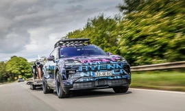 SUV điện mới của Porsche lập kỷ lục tốc độ
