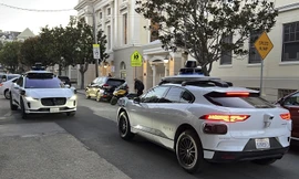 Xe taxi tự lái vi phạm gần 600 lỗi trong một năm