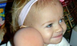 Bé gái tử vong do bị bỏ lại trong xe. (Nguồn: nbcnews) 