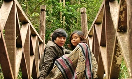 Đôi vợ chồng mê du lịch bụi