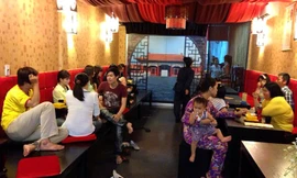 Chiêu 'độc' hút khách của hàng quán Sài Gòn