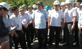 Bộ trưởng Đinh La Thăng: 'Đường thế này mà cũng thu phí'