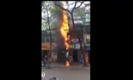 Cột điện cháy, nổ như pháo ở Hà Nội