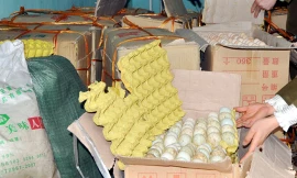 Thu 1.400 quả trứng gia cầm không nguồn gốc