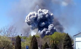 Quầng khói bốc cao từ các vụ nổ ở Kramatorsk (Nguồn: RT)