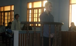 'Yêu râu xanh' bị tóm gọn vì tiếc bao thuốc lá rơi