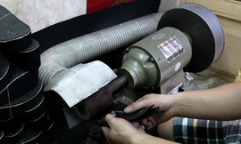 Xóm đóng giày thủ công hơn 60 năm tuổi ở Sài Gòn