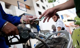 Yêu cầu doanh nghiệp xăng, dầu giữ giá bán