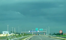 Hệ thống trạm thu phí ở một số gói thầu đưa vào khai thác đã được lắp đặt và đi vào hoạt động. (Ảnh: Việt Hùng/Vietnam+) 