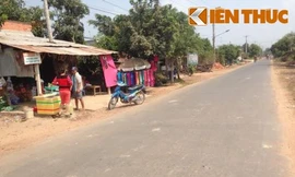 Hai mẹ con bỏng nặng vì bị ném 'bom' xăng