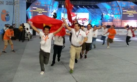 Cờ Việt Nam tung bay ở Nhà thi đấu Balewadi (Pune, Ấn Độ).ảnh Đ.Đ