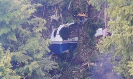 Máy bay lao xuống núi vỡ tan, một cặp vợ chồng thiệt mạng