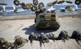Mỹ-Hàn tập trận tại Pohang, Hàn Quốc. Ảnh: Reuters
