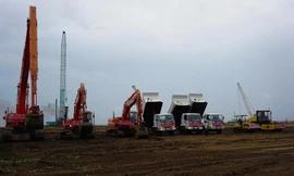 Các thiết bị, máy móc ra quân xây dựng 50 turbine gió (giai đoạn 1)