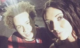 Marcus Hutchins (trái) đã tìm ra cách vô hiệu hóa mã độc WannaCry.