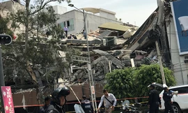 Nhiều tòa nhà bị phá hủy do động đất, khiến nhiều người thiệt mạng ở Mexico City. Ảnh: Reuters