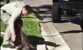 Giải cứu cá sấu bị mắc kẹt dưới cống vì bão lớn