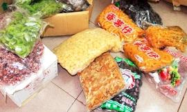 Mứt Trung Quốc nhập lậu về Đà Lạt.