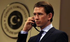 Châu Âu choáng váng và sự nghiệp chính trị kỳ lạ của Sebastian Kurz