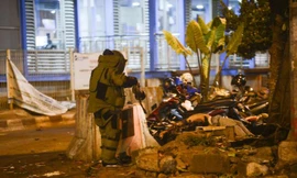 Hiện trường vụ nổ bom kép ở Jakarta tối 24/5. Ảnh: EPA