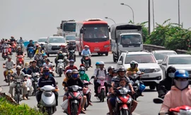 Dân miền Tây ùn ùn trở lại Sài Gòn sau Tết