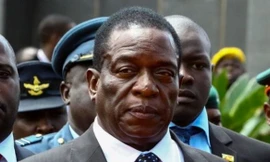Cựu Phó Tổng thống Emmanuel Mnangagwa sẽ về nước hôm nay (22/11) để thay thế người tiền nhiệm Mugabe vừa từ chức. Ảnh: AFP