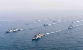 Tàu quân sự của Mỹ và Hàn Quốc trên biển Hoàng Hải. Ảnh: Yonhap