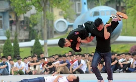 Bí thư Thăng yêu cầu xây dựng đề án 'công an phải giỏi võ'