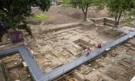 Toàn cảnh hố khai quật di tích khảo cổ trong năm 2016 hiện đã mở cửa cho khách vào tham quan tại Hoành Thành Thăng Long.