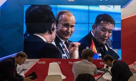 Tổng thống Nga Vladimir Putin tại Diễn đàn Kinh tế phương Đông 2017. Ảnh: Sputnik