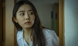 Hàng loạt sao K-pop chịu cảnh bị ám ảnh trong lớp học kinh hoàng của “Nam sinh số 11”